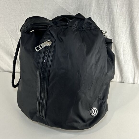 Lululemon Sweat To Street Hobo Bag Black Drawstring Shoulder Crossbody - Picture 1 of 15